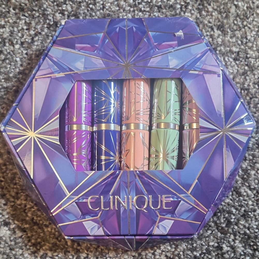 Clinique Plenty Of Pop Lipstick Set Of 5.  NEW!